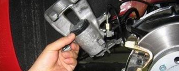 汽车刹车响是什么原因