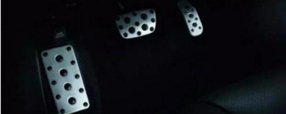 急刹车对车的害处