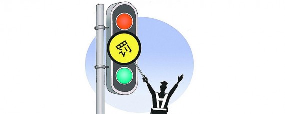 抢黄灯算违章吗