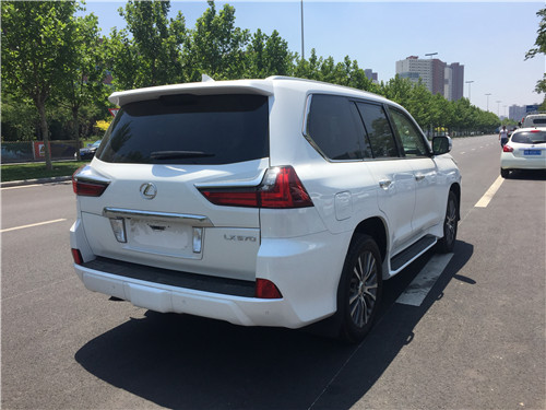 天津宝骏 平行进口16款加版lx570现车现车手续齐报价156万